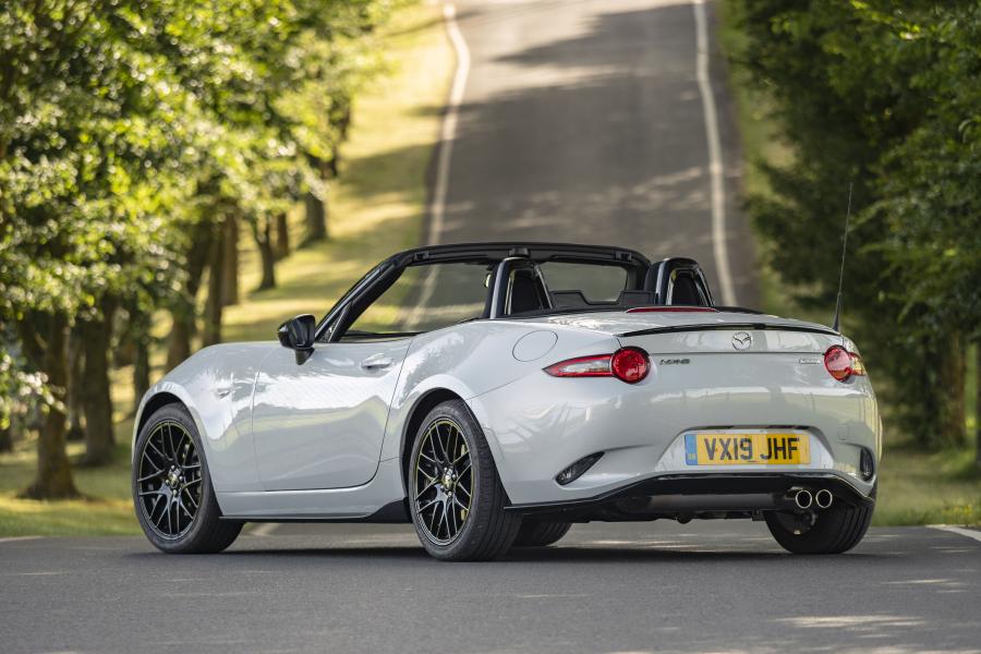  Mazda MX-5 Design Pack (ND) 2019 года  (UK) (фото 19 из 40)